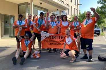 Das Bild zeigt alle Athleten und Trainer*innen der Diakoneo-POGGEN. 