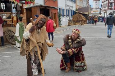 Das Bild zeigt den Historischen Markt Oettingen 2022.