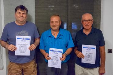 Das Siegerfoto zeigt v. l. n. r. Thomas Zeisberger, Thomas Schneid (1.Vorsitzender), Heinrich Seiler.