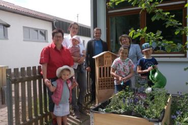 Das Bild zeigt in der hinteren Reihe von links Ute Wurm, Katrin Münzinger, Timm Albert und in der vorderen Reihe von links Hanna, Maya und Phillip.