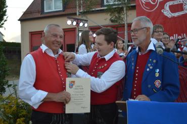 Das Bild zeigt: Bernhard Dietl, Bastian Meyr (1.Vorstand) und Dr. Rainer Schaller (Stellv. ASM-Präsident). 
