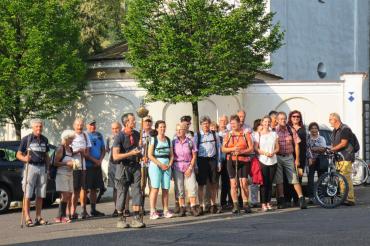 Das Bild zeigt eine Pilgergruppe.