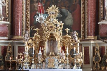 Altar der Klosterkirche „Maria Immaculata“ in Maihingen.