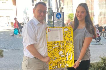 Das Bild zeigt Ulrich Lange und Sarah Jung. 