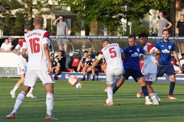 Spielszene mit Angelo Mayer und Blerand Kurtishaj 