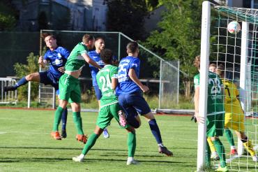 Lukas Gerlspeck erzielt die Rainer Führung. 