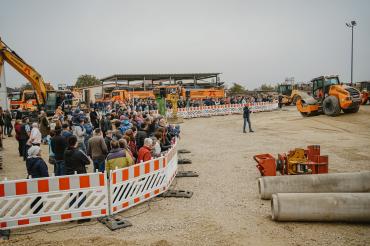 Zahlreiche Besucher bestaunten die Baumaschinenshow