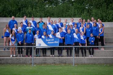 Das Bild zeigt die Athleten der LG Donau-Ries beim Vorbereitungstraining. 