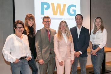 Auf dem Bild zu sehen (von links): Schriftführerin Susanne Vierkorn, 2. Vorsitzende Cara Irina Wagner, Oberbürgermeister David Wittner, 1. Vorsitzende Barbara Wunder, 1. Vorsitzender Dr. Georg Frank und 2. Vorsitzende Simone Baumann. Es fehlt Kassenwart Michael Kemnitzer. 