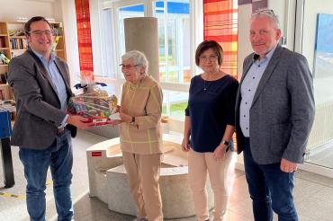 Das Bild zeigt von links nach rechts: Tobias Brucklacher (Leiter Fachbereich Arbeit), Marianne Schulze, Karin Blank (Sorgeberechtigtenbeirat), Manfred Steger (stell. Geschäftsführer Lebenshilfe Donau-Ries)