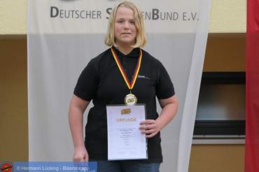 Theresa Stefan auf dem Siegespodest