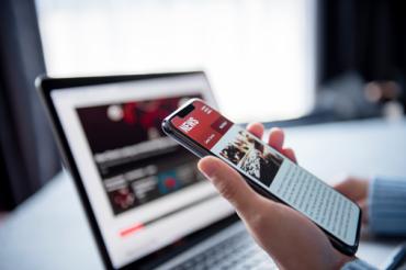 Im Bild ist ein Handy zu sehen