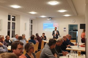 DAs Bild zeigt die Bürgerversammlung in Lehmingen.