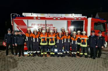 Erfolgreiche Leistugsprüfungabsolventen der Feuerwehr Tapfheim.
