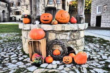 Rübengeister Kürbislichterführungen im Schloss Harburg.