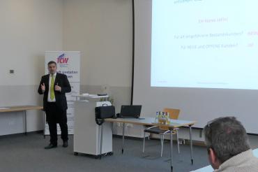 Erik Rojas (Handelsfachwirt, Softwareentwickler, Geschäftsführer Argentumware GmbH) referierte über Möglichkeiten der Digitalisierung in kleineren Unternehmen. 