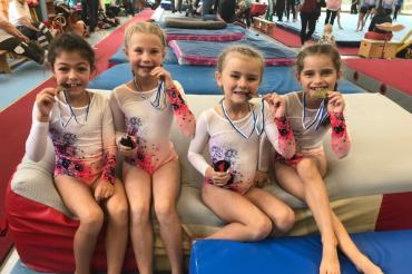 Die stolzen Siegerinnen Laura Brendle, Elena Wanner, Emma Bauch und Leilani Gilbert.