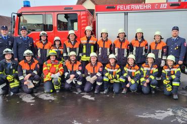 Das Gruppenbild der 13 Truppführerprüfung-Absolventen.