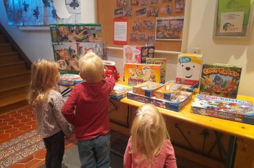 Der Kindergarten in Gempfing gewann bei der Aktion "KiTa-Spielothek" als einer von 500 Kindergärten ein hochwertiges Spielwarenpaket.