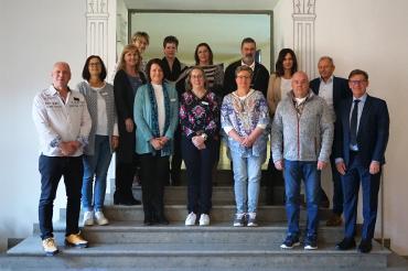 Insgesamt 13 Mitarbeiter des Landratsamt Donau-Ries wurden für ihre langjährige Dienstzugehörigkeit geehrt.