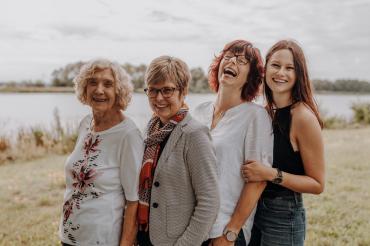 Auf dem Bild zu sehen (von links): Liselotte Schnitzer, Marina Haller, Christine Schnitzer und Jenny Schnitzer.