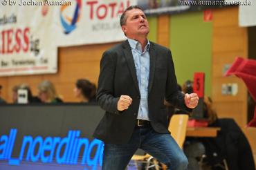 Coach Tony weniger über das Pokallos Osnabrück erfreut. 