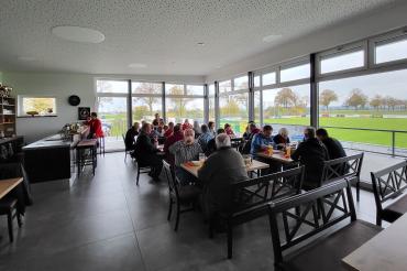 Bei einem Weißwurstfrüstück wurden 30 interessierte Bürger über die neuen Projekte informiert.