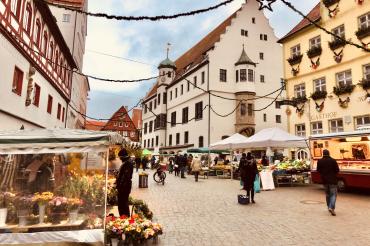 Der Nördlinger Wochenmarkt.