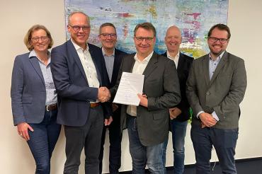 Im Bild zu sehen sind: (v.li) Nicola Boenke, Andreas Boenke, Stephan Kraus, Hans-Joachim Meinert, Klaus-Peter Horstmann, Stefan Messner.