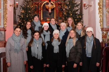 Oben: Anna-Theresa Schenk, Anna Schlosser, Manuela Reeg; Mitte: Katrin Haberle, Sarah Stemmer, Kathrin Feyerlein, Sophia Wottke; Vorne: Verena Haberle, Melissa Sandmeir, Magdalena Steidle, Franziska Steidle, Alina Fastner.