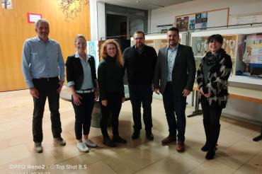 Das Bild zeigt von links nach rechts: Friedrich Eckmeier, Karin Brechenmacher, Elisabeth Schröppel, Wolfgang Stolz, Christoph Schmidt und Sandra Exner. 