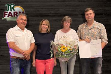 Agnes Wolf bei ihrer Ehrung für 25 Jahre Betriebszugehörigkeit.