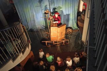 Das Figurentheater Käpten Knitterbart für Kinder in der Gemeindebücherei Asbach-Bäumenheim.