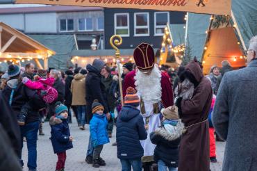 Der 12. Stark Weihnachtsmarkt in Auhausen.