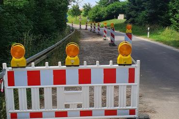 Die Gemeindeverbindungsstraße ist absofort wieder freigegeben.