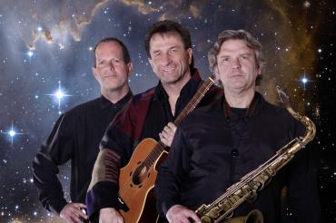  iim Bild zu sehen ist Clemens Bittlinger und Team