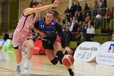 Sie gibt immer Vollgas: Angels-Kapitänin Sami Hill (am Ball) ist mit 222 Punkten in bislang 13 Spielen drittbeste Werferin der Basketball-Bundesliga der Frauen. 