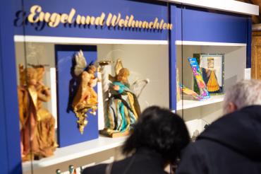 Jetzt gibt es auch eine Führung durch die Sonderausstellung „Engel – Himmlische Heere und irdische Bilder“ im Museum KulturLand Ries.