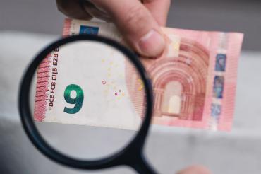 Aus 10 mach 9: Die Inflation sorgt für einen enormen Lohnverlust. „Monat für Monat steckt weniger Power in der Lohntüte“, so die Gewerkschaft Nahrung-Genuss-Gaststätten. Die NGG Schwaben fordert Unternehmen im Kreis Donau-Ries daher auf, eine Inflationsausgleichsprämie zu zahlen.