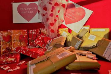 "Blind Date mit einem Buch" mit der Stadtbibliothek Donauwörth.