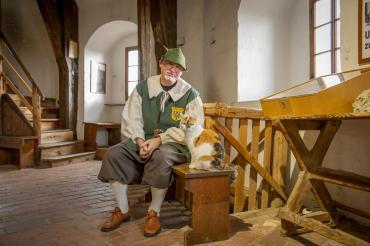 Katze Wendelstein gemeinsam mit einem Nördlinger Türmer