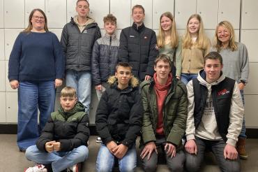 Das Bild zeigt auf der linken Seite die Lehrkraft Schulpsychologin Carolin Beyhl und rechts die Schulsozialarbeiterin Elke Adler.