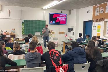 Bernd Siegler, Hannes Orth, Schülerinnen und Schüler der Klassen 8R & 8M