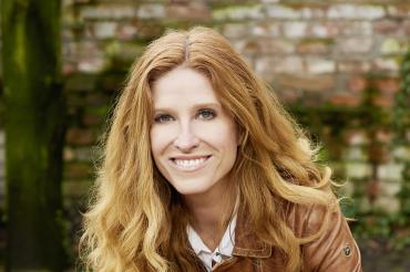 Ursula Poznanski ließt aus ihrem neuen Buch in Rain.