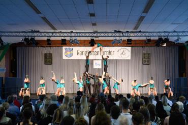 Die Tanzgruppen beim Ranglistenturnier für Showtanz in Asbach-Bäumenheim.