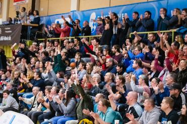 Die eigentliche Arbeit am morgigen Sonntag und in den anstehenden Playoffs muss das Eigner Angels-Team verrichten. Eine große Hoffnung liegt dabei auf dem begeisterungsfähigen und fachkundigen Angels-Publikum  in der Hermann-Keßler-Halle, welches wegen der dringend notwendigen Unterstützung gebeten wird, zahlreich zu erscheinen. 