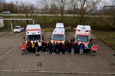 Die Schulsanitätsgruppe der Realschule Maria Stern, zu Besuch beim BRK.