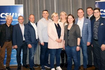 Die neugewählte Vorstandschaft des CSU-Ortsverbandes Mertingen. Das Bild zeigt (von links) Albert Lohner, Jürgen Wörner, Ralf Koltermann, Alexander Kopp, Heike Binder, Hildegard Bauer, Barbara Zerle, Daniel Petrasch, Markus Bötsch und Tobias Heger. 