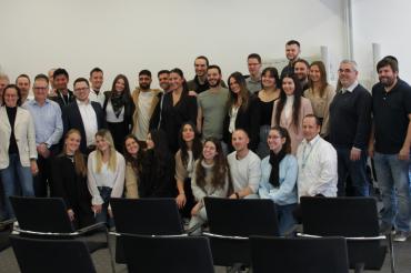 Bei einem Woorkshop der Geda GmbH, kamen Studenten zusammen, um sich mit dem Design Thinking auseinander zu setzen.