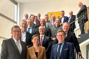 Finanzausschuss des Deutschen Landkreistags tagt erstmals im Landkreis Donau-Ries: Landrat Stefan Rößle begrüßte seine bundesweit angereisten Ausschusskollegen.